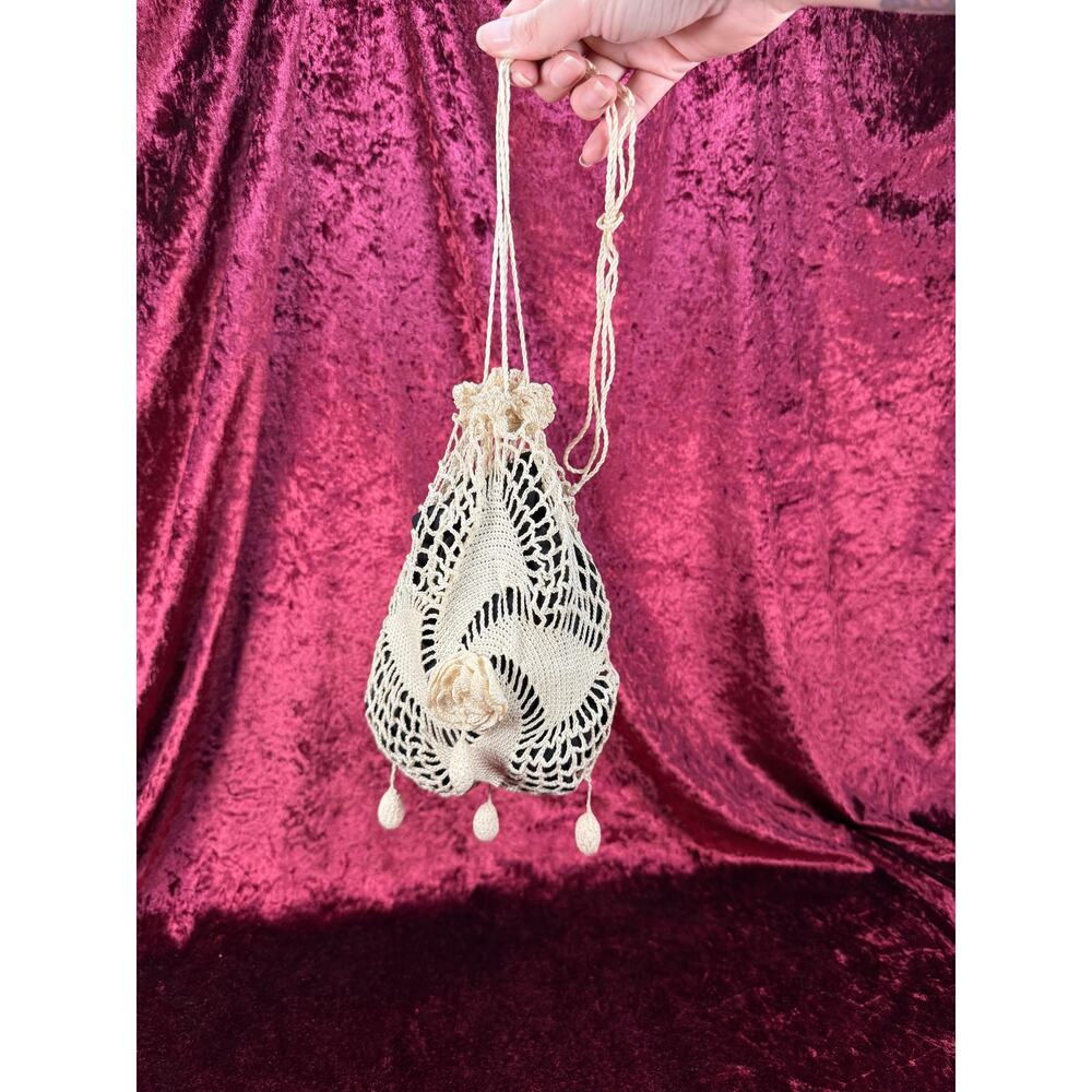 Vintage Accessory - Crochet Lace Handbag – Floral Drawstring Reticule Style - Picture 9 of 10